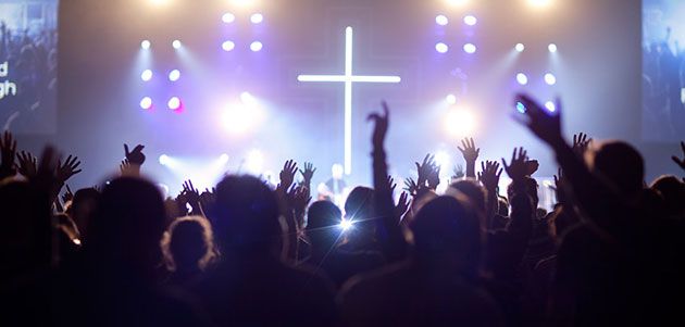 Música Gospel e Impacto Social: Como Cantores e Bandas Influenciam a Juventude
